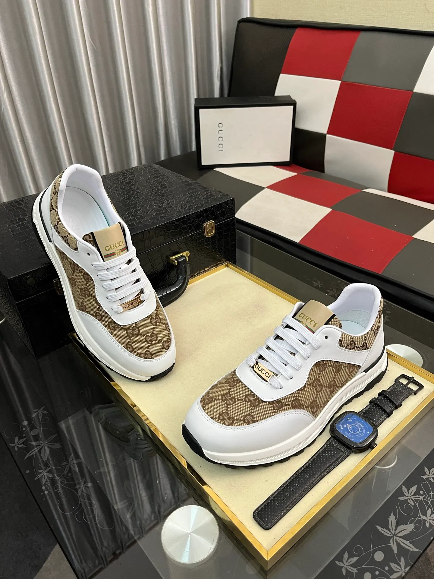 Men's shoes💰420⌚️⌚️[GUCCI] Gucci men's casual shoes are absolutely popular🔥The ultimate matching item for trendy men! The charm of super texture is irresistible, the main recommendation, the flower leather color is bright! The upper is made of high-quality cowhide + breathable fabric, sheepskin feet, wear-resistant rubber sole, noble and elegant! Extremely comfortable🎁🎁You can be as handsome as you want💪 38-442️⃣colors available